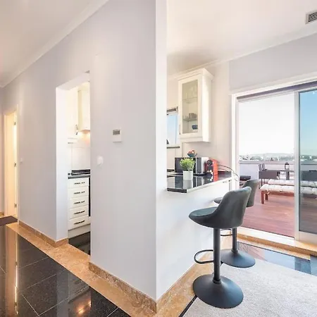 Sunny Private Rooftop Sauna & Hot Tub By Bentobox Apartment